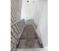 红星国际写字楼中等装修95㎡