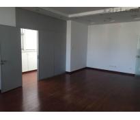 新天地大厦写字楼中等装修300㎡