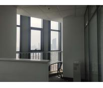 新华国金中心写字楼中等装修249㎡